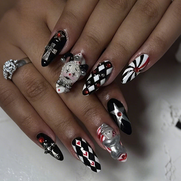 Nail art set with creative Halloween motifs and elegant accents Kalsten