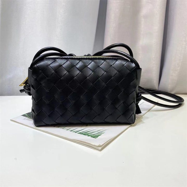 Elegant Woven Shoulder Bag Kalsten