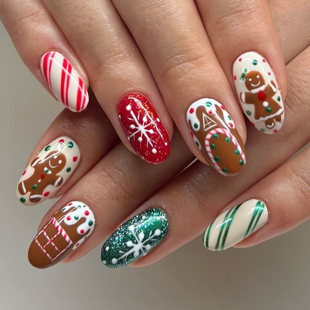 Holiday-Themed Press-On Nail Art Kalsten
