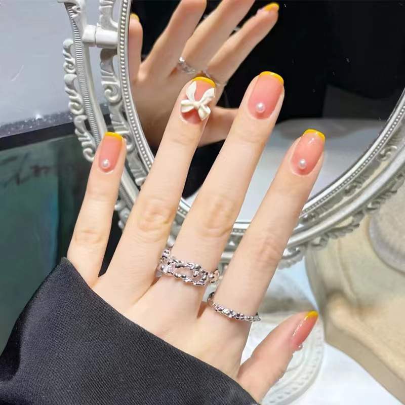 Stylish art nails with 3D flower accents Kalsten