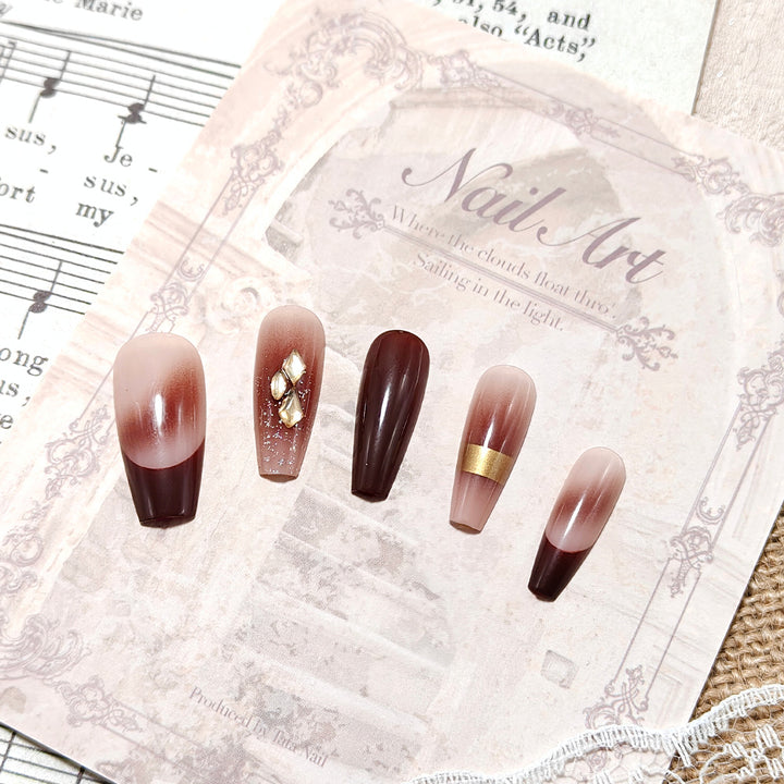Artificial nails with luxury embellishments and stylish color gradients Kalsten