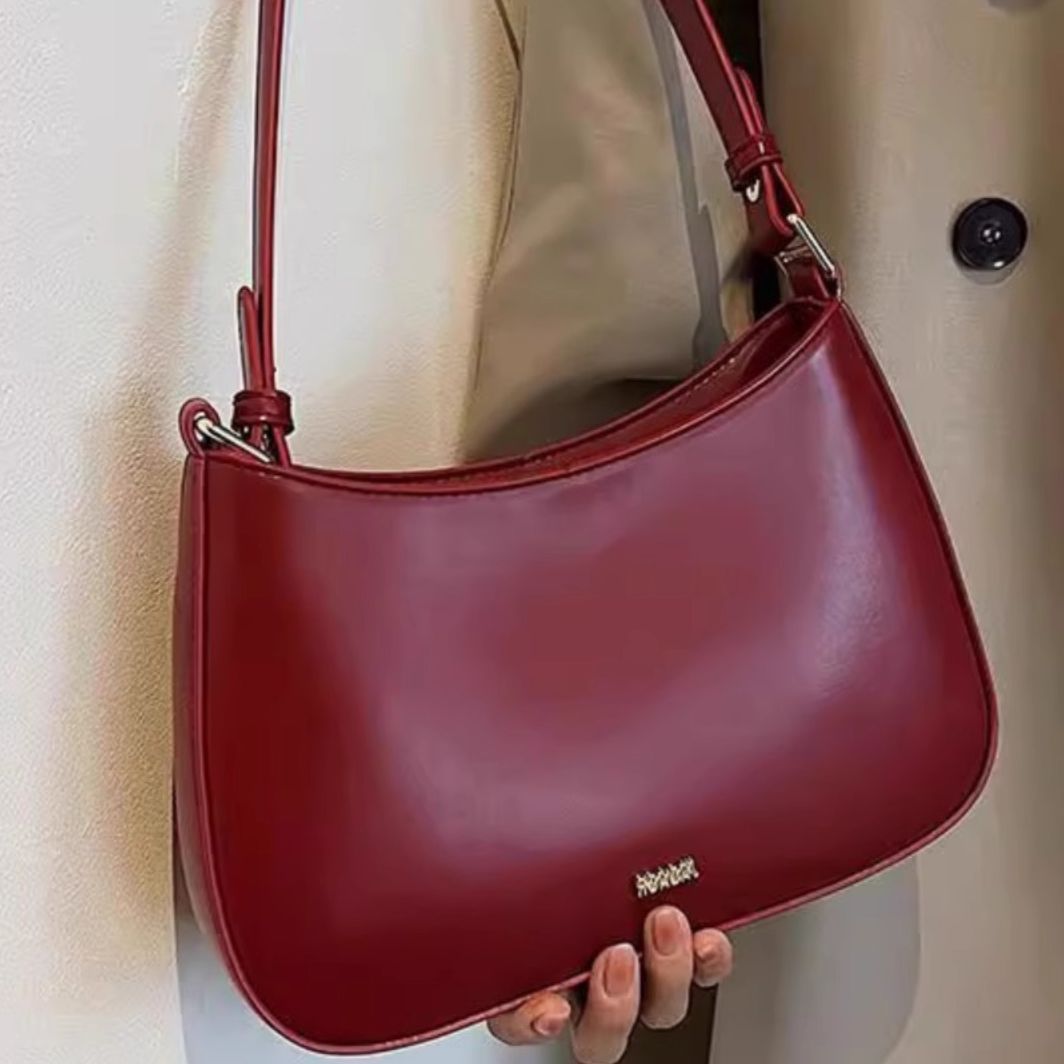 Sleek Minimalist Handbag Kalsten