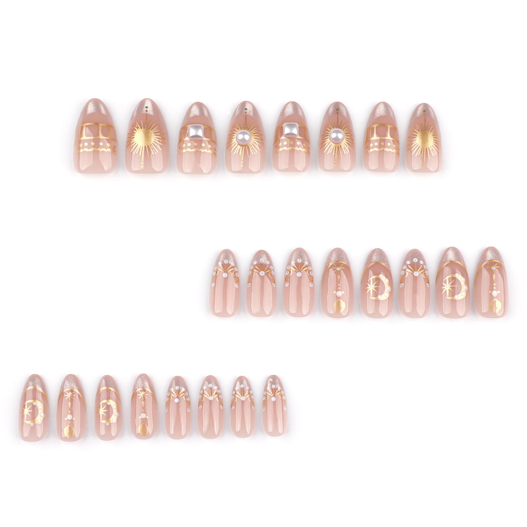 Glamorous nail art with fine gold accents Kalsten