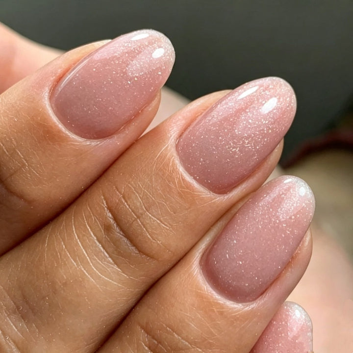 Glamorous artificial nails in elegant ombre look Kalsten