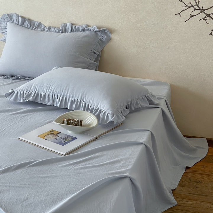 Romantic ruffled bedding set with pillowcases and fitted sheets
