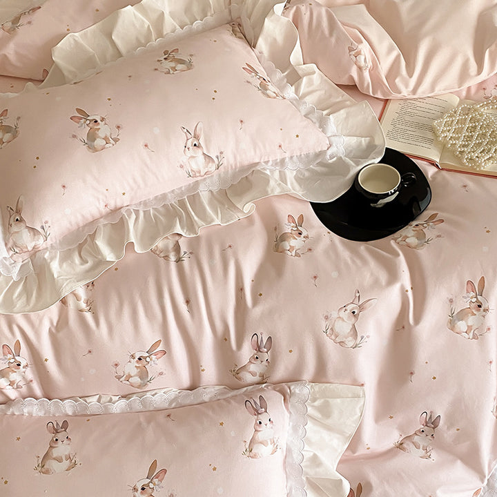 Bedding set with ruffles and cute bunny print