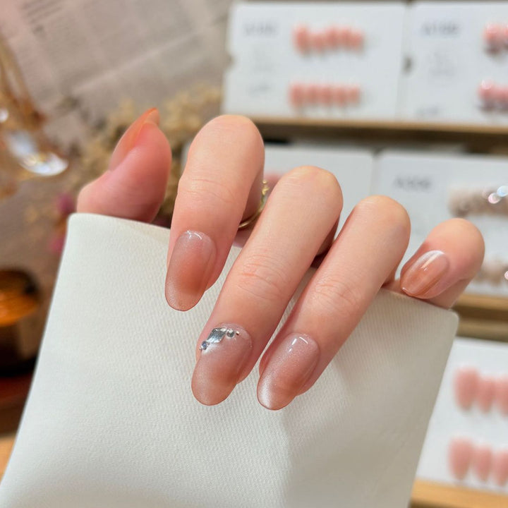 Elegant Press-On Nail Set with Crystal Accent Kalsten