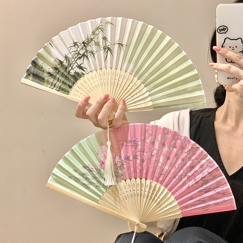 Handcrafted fan with floral design Kalsten