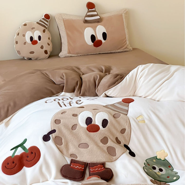 Children's bedding set with cozy plush appliqués and Sherpa edging