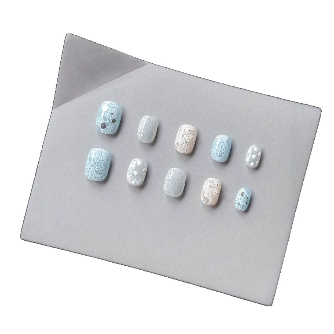 Artistic Press-On Nail Art Set with Elegant Patterns