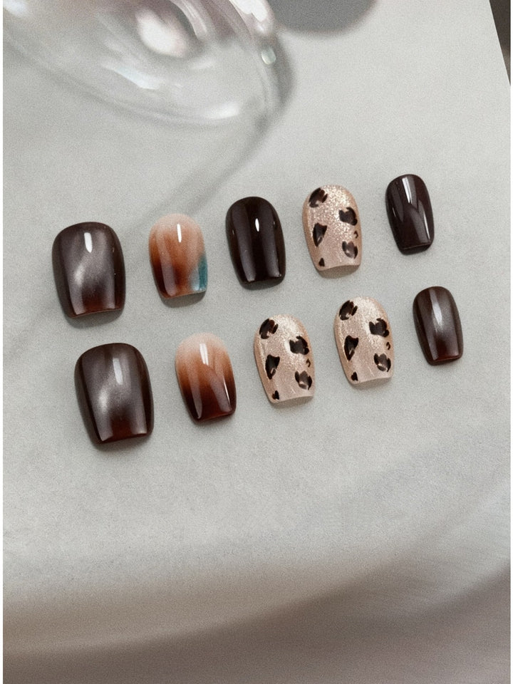 Artistic Press-On Nail Art Set with Star and Grid Designs