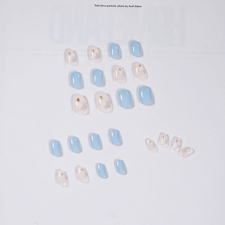 Artful Nail Art with Flower Decoration Kalsten