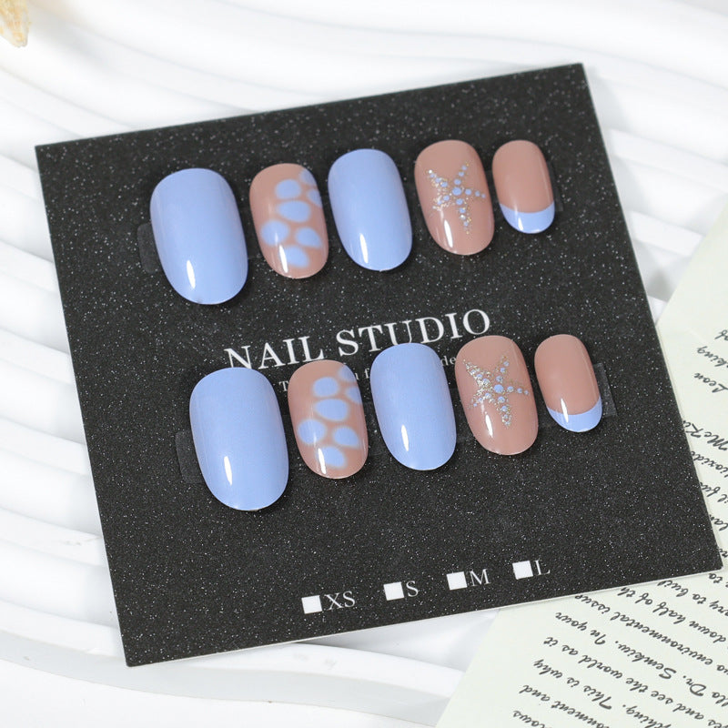 Artificial nail set with elegant patterns and glitter accents Kalsten