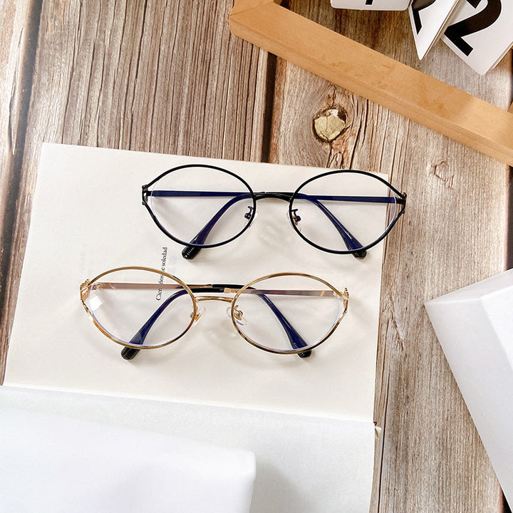 Round Sunglasses with Golden Accents Kalsten