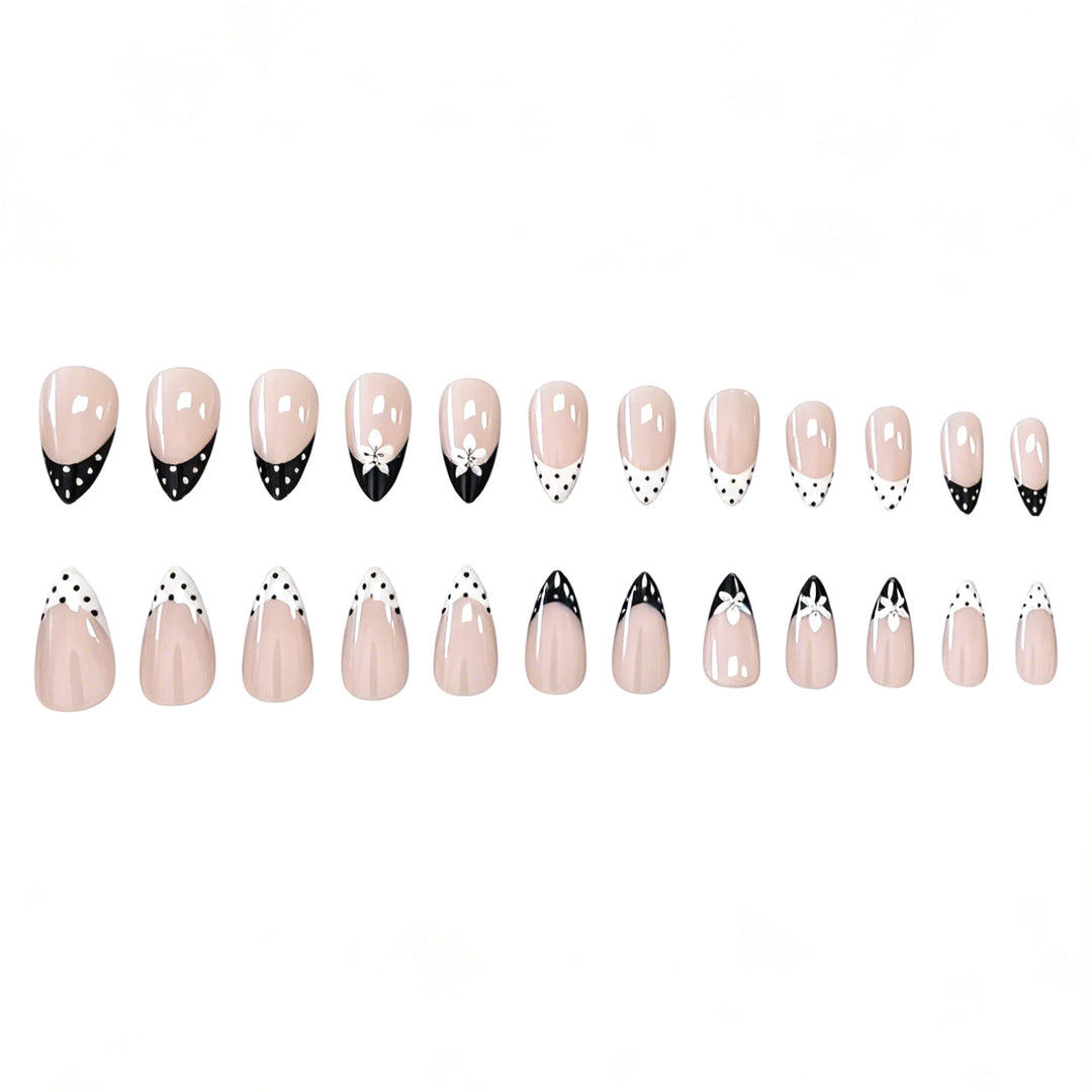 Elegant Black and White Floral Nail Art Extensions Kalsten