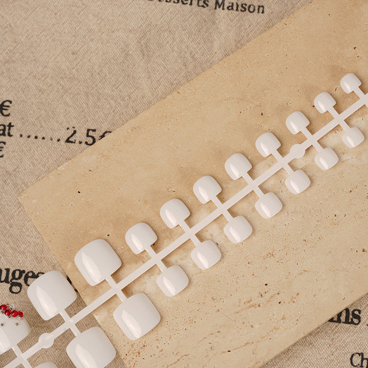 Decorative Press-On Nail Set with Elegant Accents