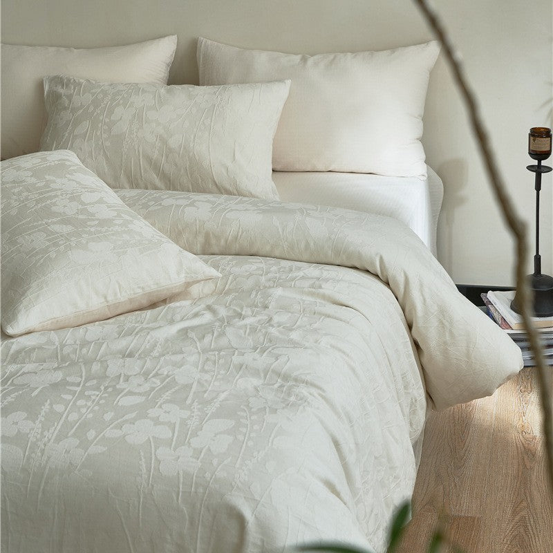 Bedding set made of cotton jacquard with fine quilting and reversible function