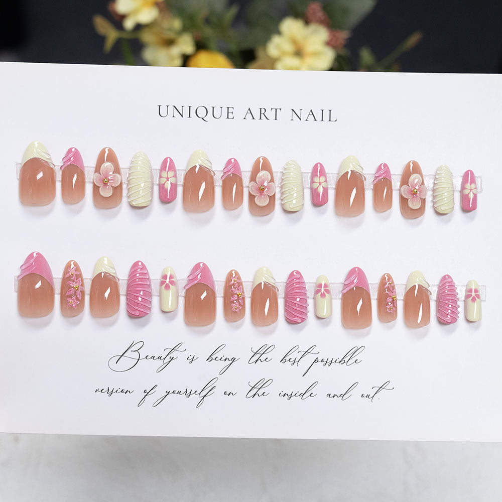 Decorative Floral Press-On Nail Set