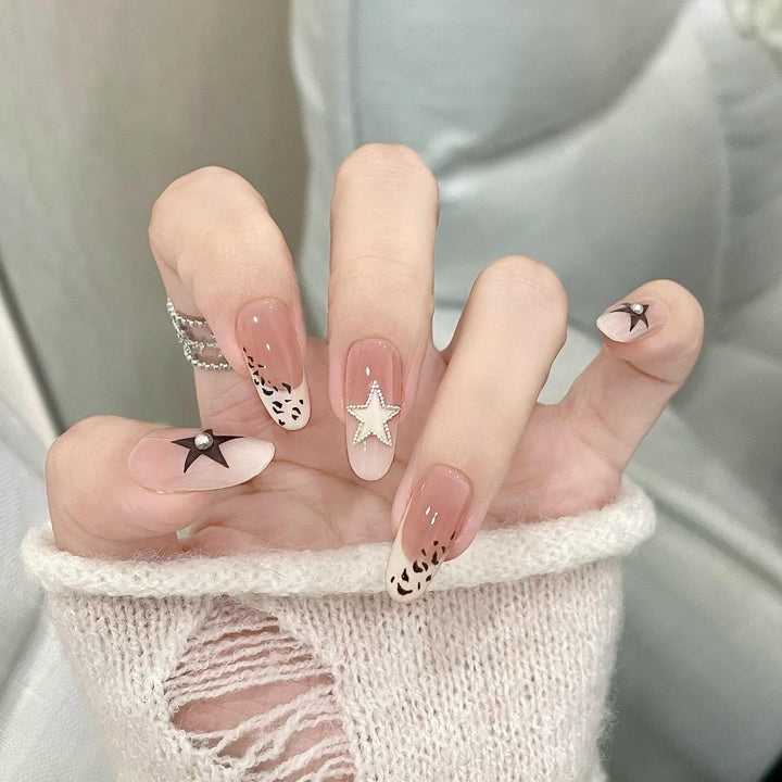 Artificial Nail Design with Festive Star Motif Kalsten