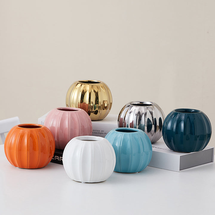 Decorative ceramic vase with modern ribbed design Kalsten