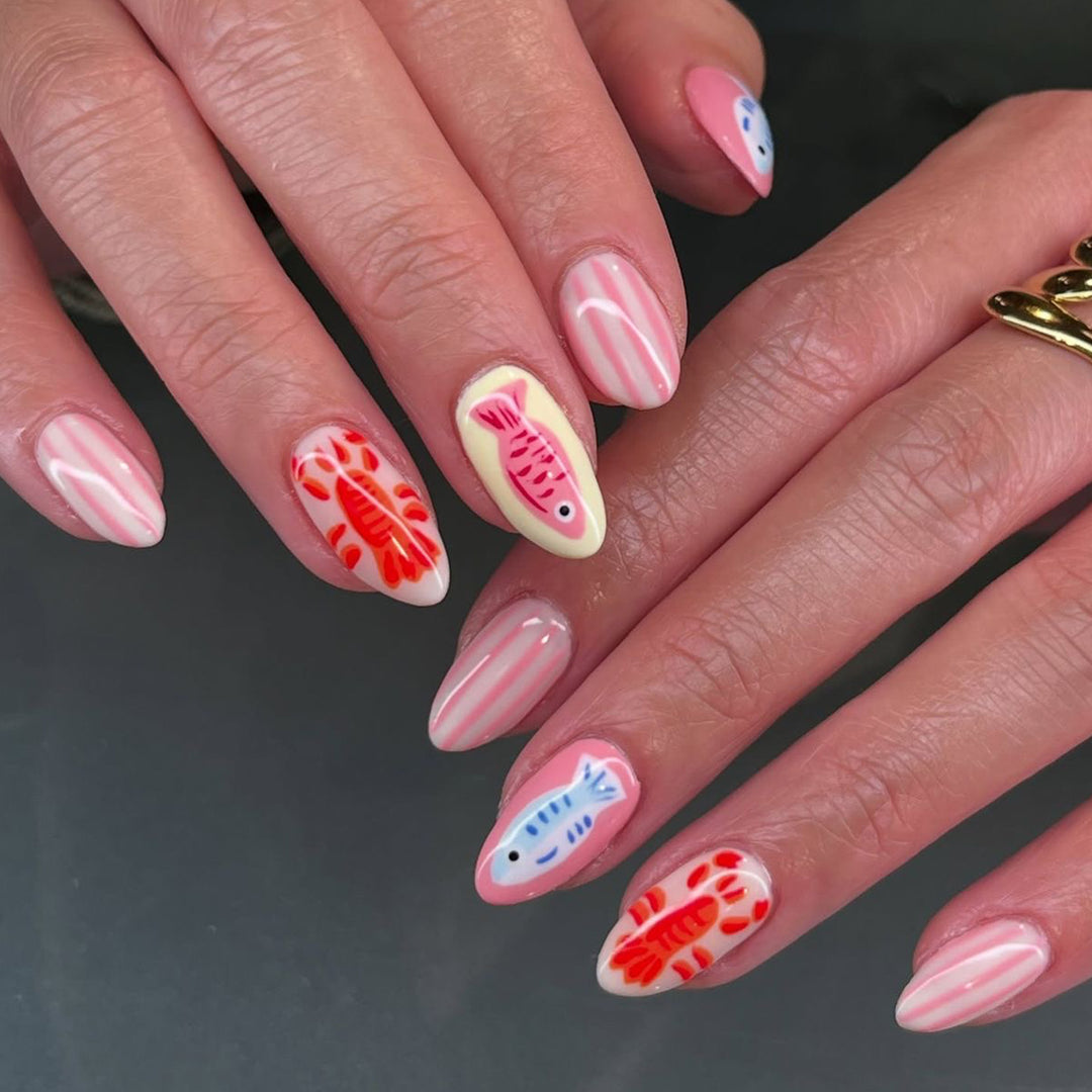 Artful Nail Art in Maritime Design Kalsten