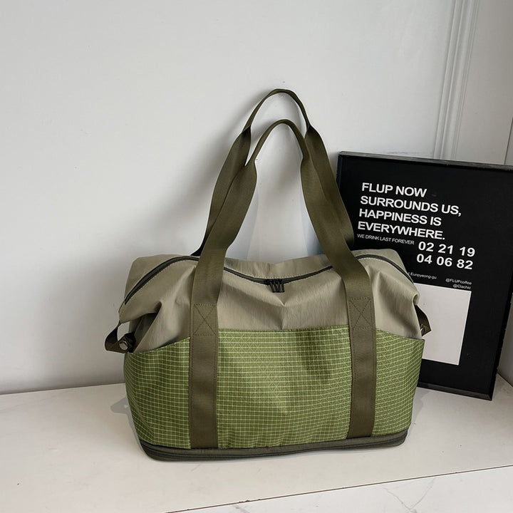 Multifunctional sports and travel bag with innovative compartment arrangement Kalsten