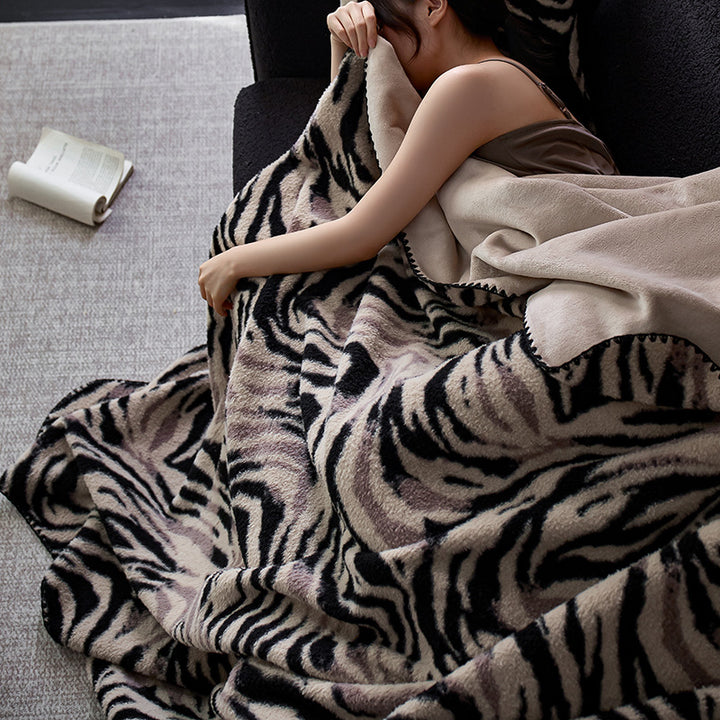 Decorative Flannel Bedspread Kalsten