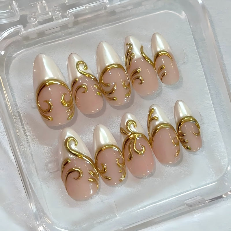 Elegant artificial nail set with delicate gold accents Kalsten