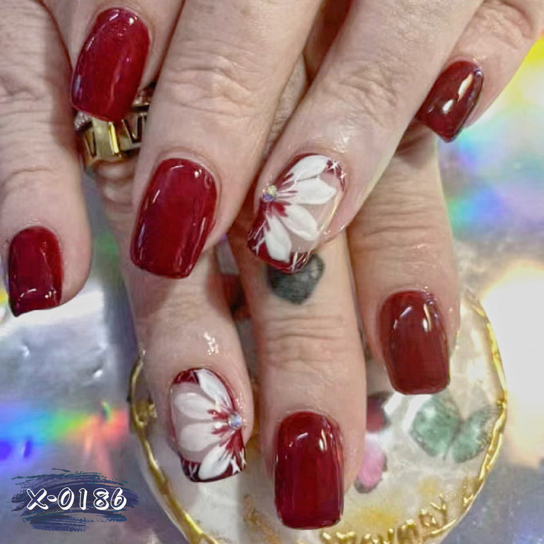 Artistic Floral Accent Nail Art Set