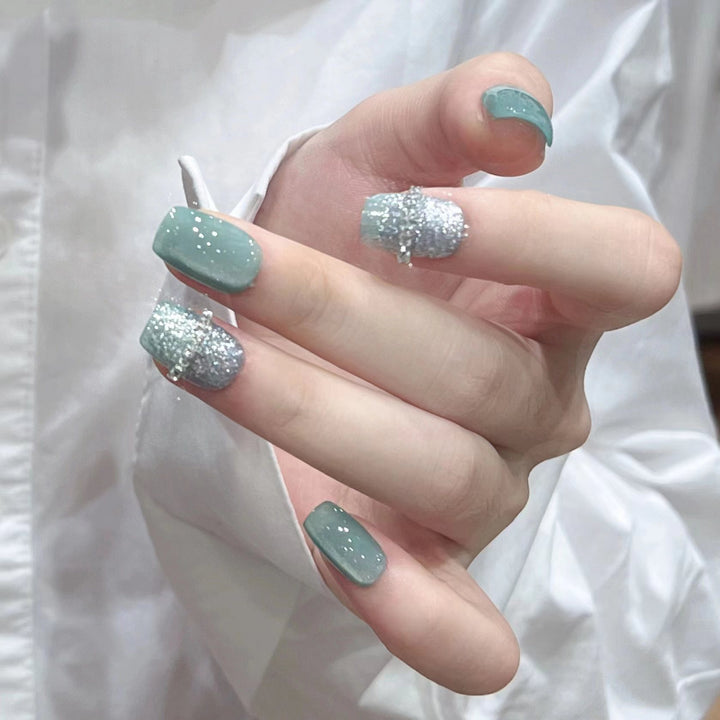 Shimmering Decorative Press-On Nail Set Kalsten