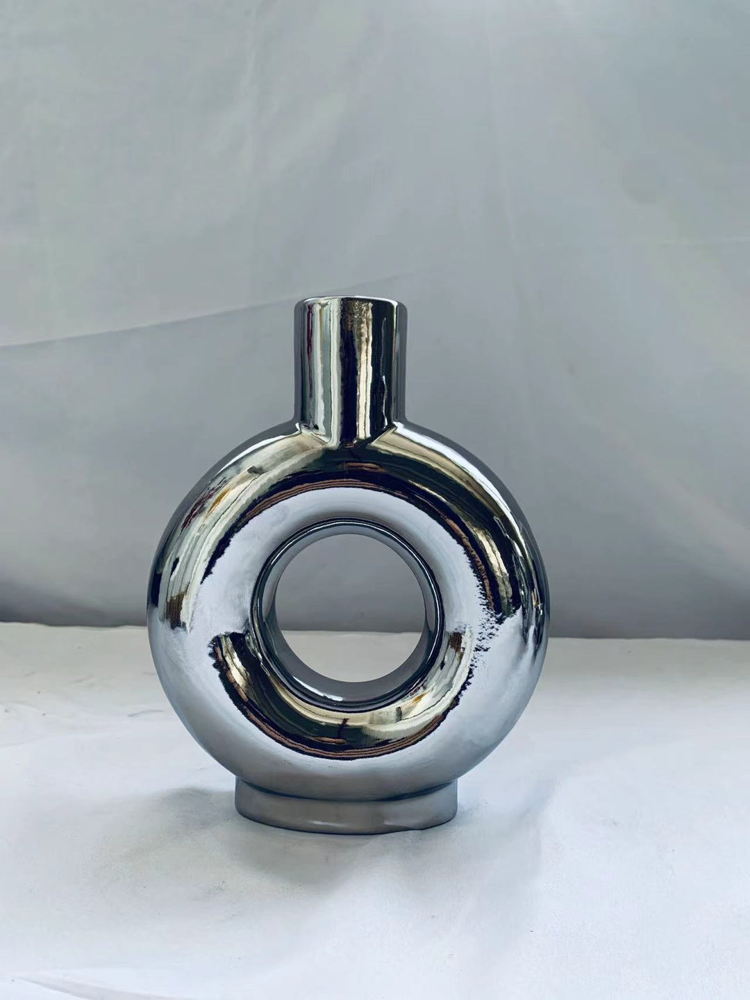 Modern Decorative Centerpiece Kalsten