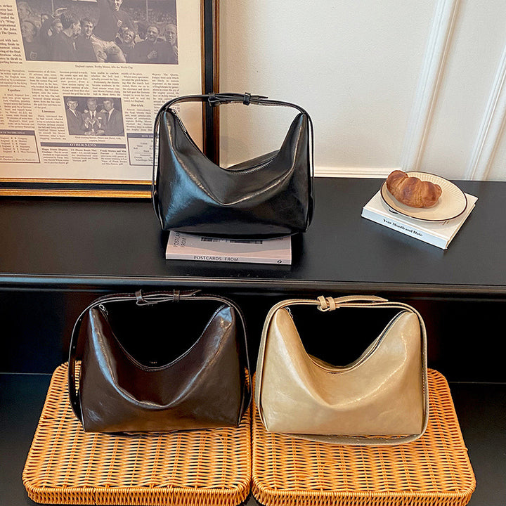 Stylishly Minimalist Leather Shoulder Bag