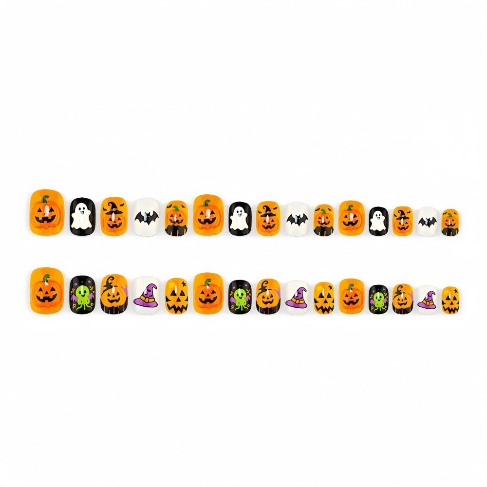 Artificial nails with spooky Halloween designs Kalsten