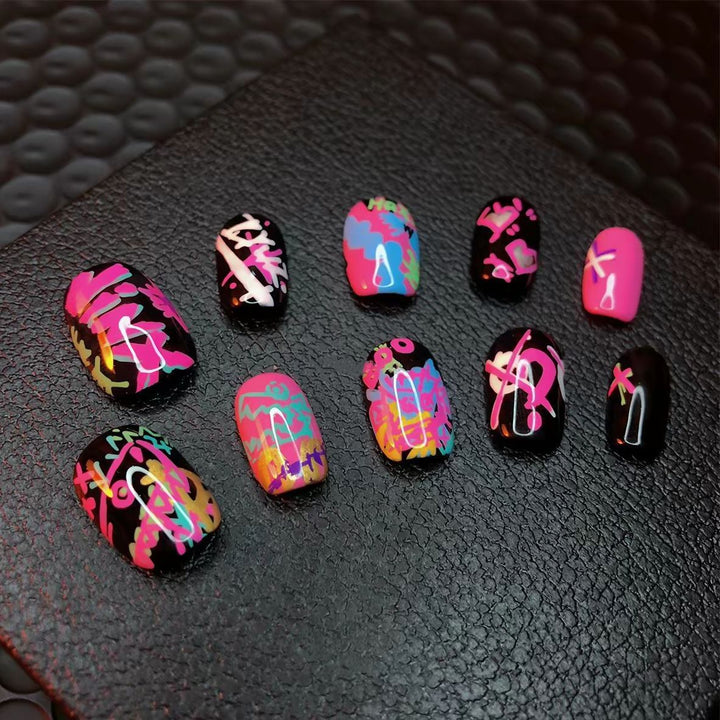 Artistic Cat-Themed Press-On Nail Art Set Kalsten