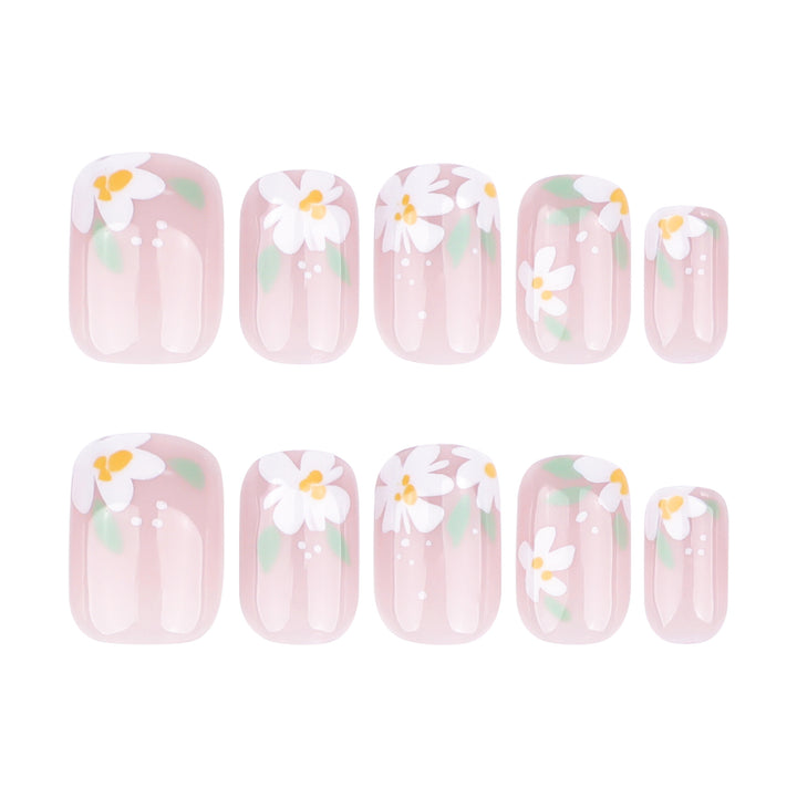 Artful Nail Art in Elegant Blossom Design Kalsten