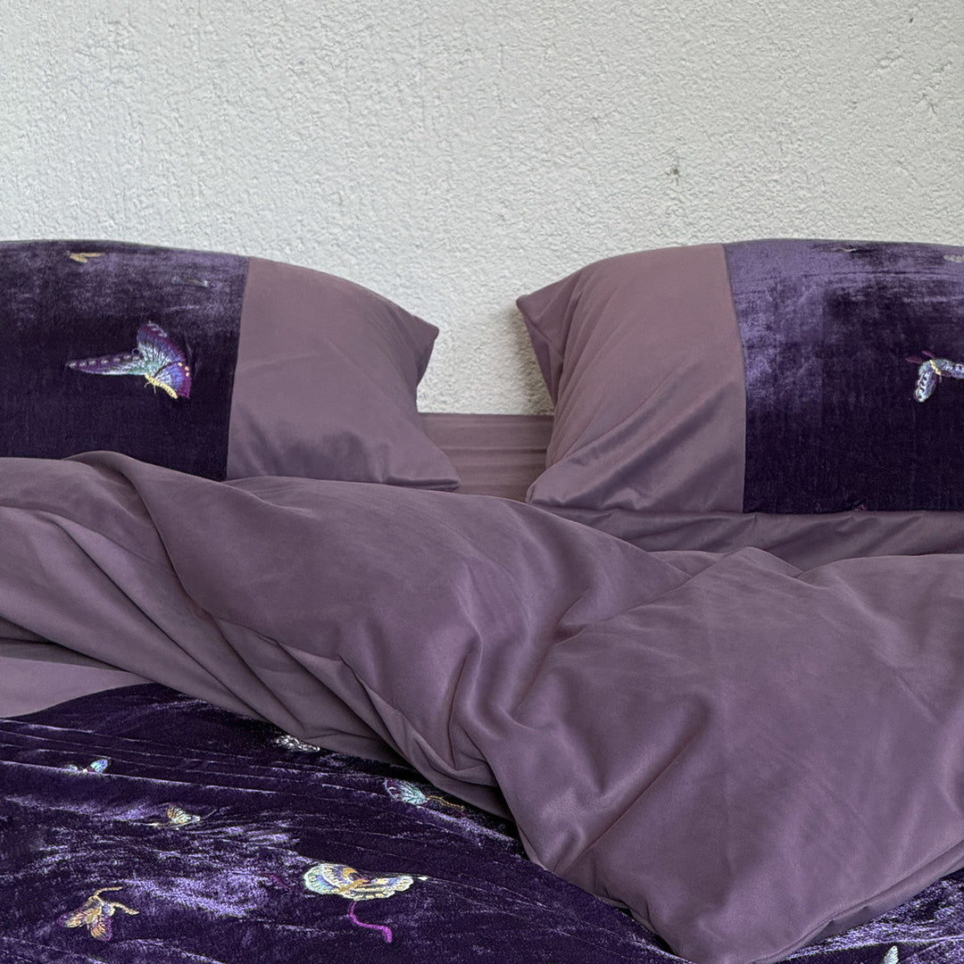 Percale bedding set with delicate butterfly embroidery