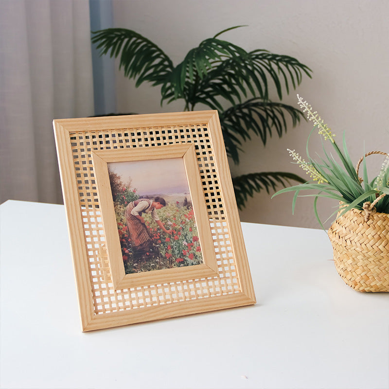 Artful picture frame in rattan design Kalsten