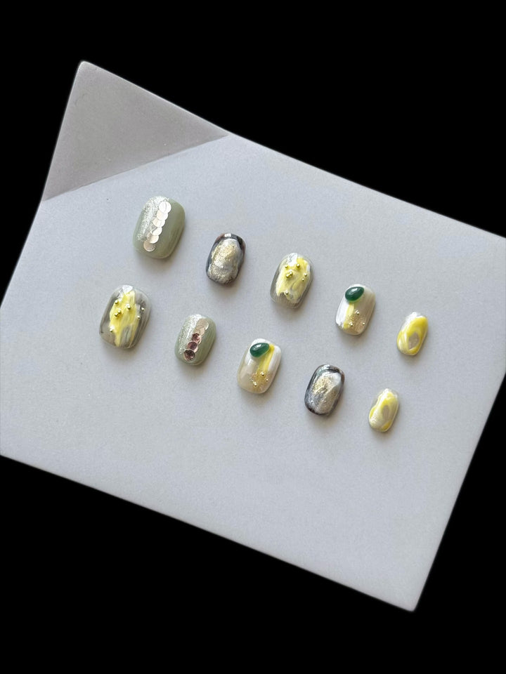 Artistic 3D Press-On Nail Art Set