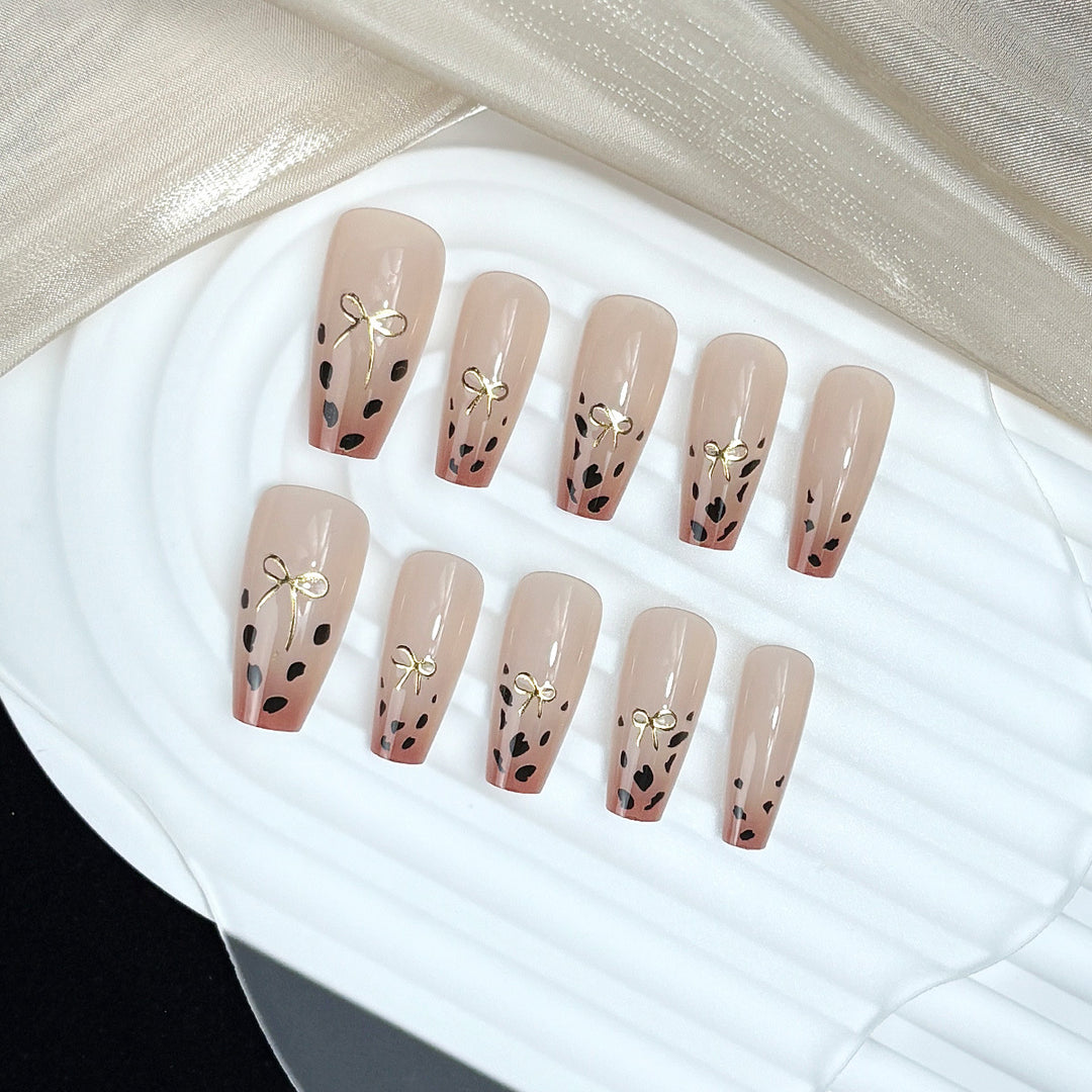 Press-On Nail Art Kalsten