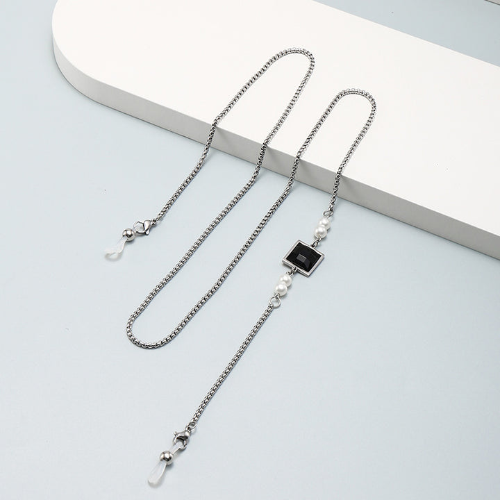 Fashionable Eyewear Chain Kalsten