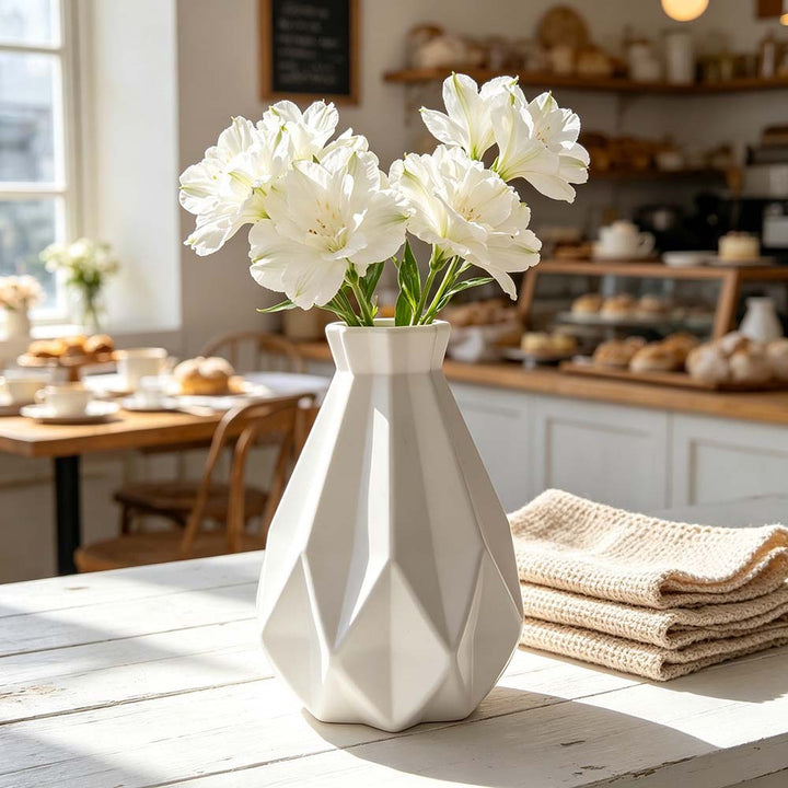 Elegant Geometric Shaped Vase Kalsten