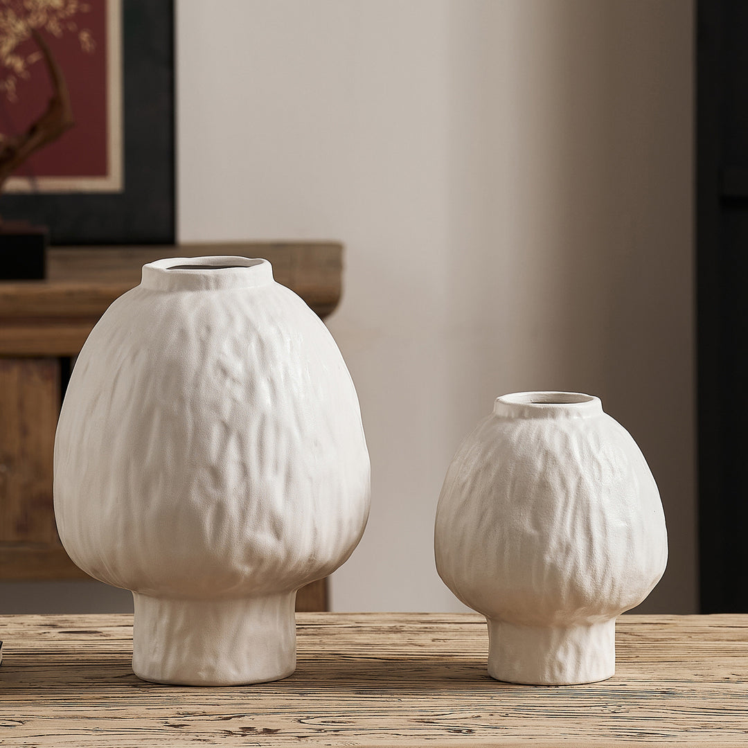 Decorative ceramic vase in modern design Kalsten