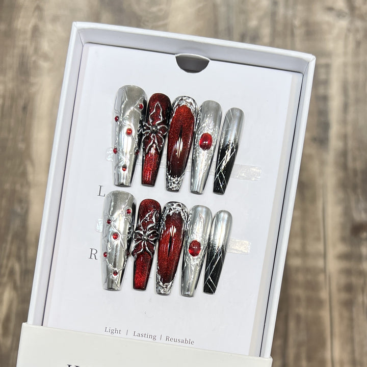 Decorative Press-On Nail Art Set with Chic Metallic Accents Kalsten