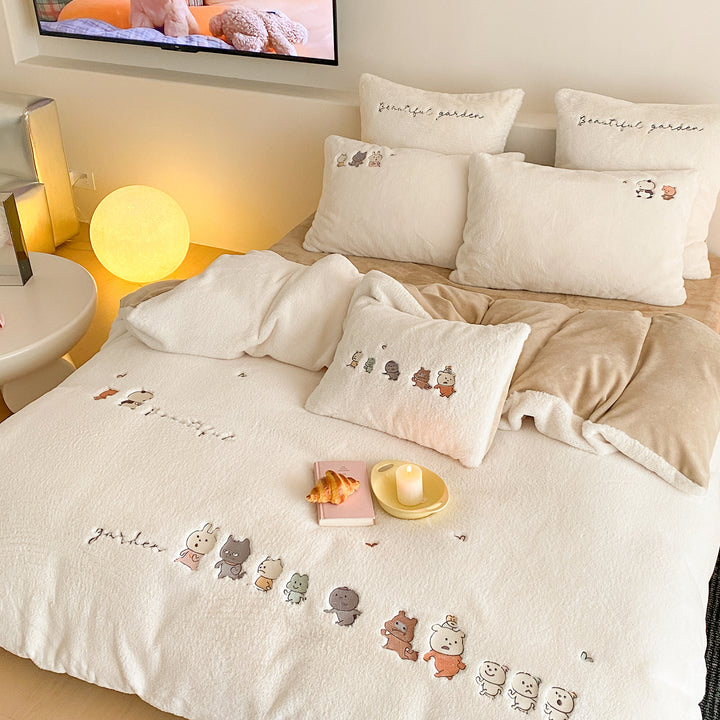 Fluffy bedding set with embroidered cartoon animals and Sherpa surface