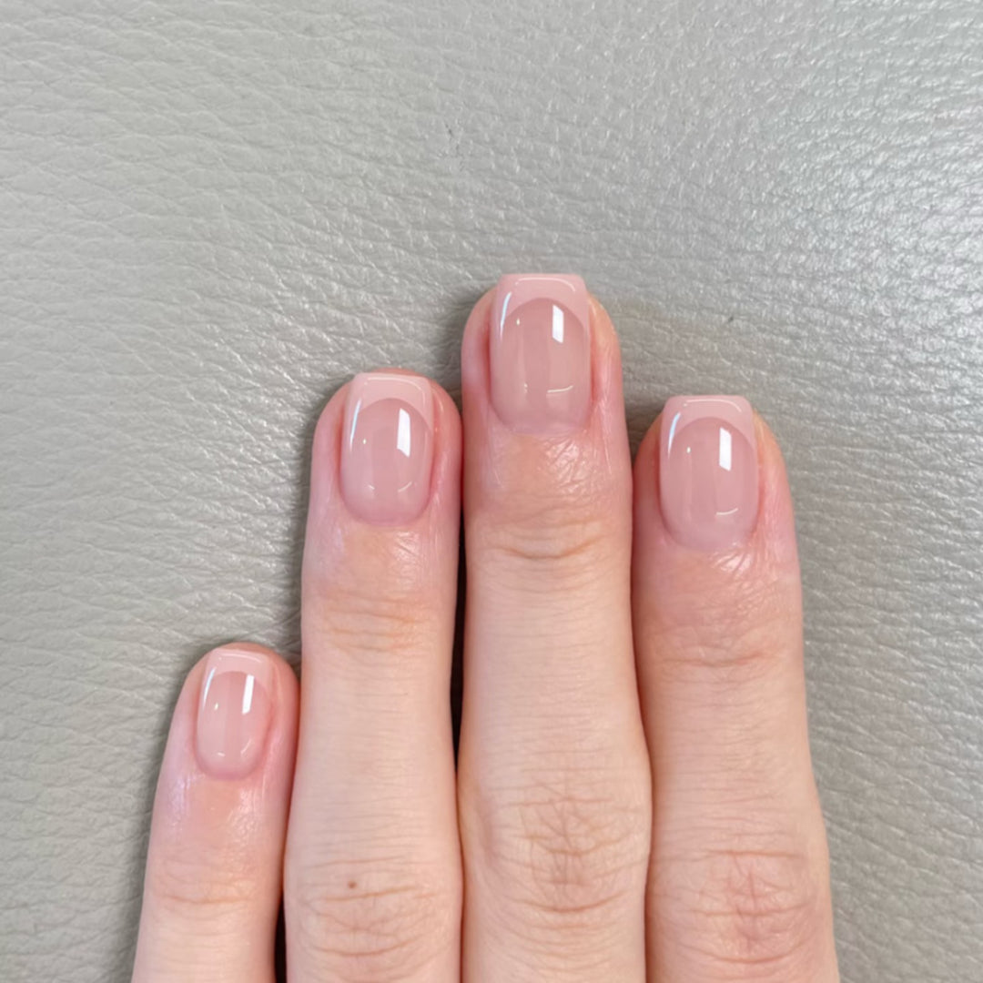 Elegant manicure with high-gloss finish Kalsten