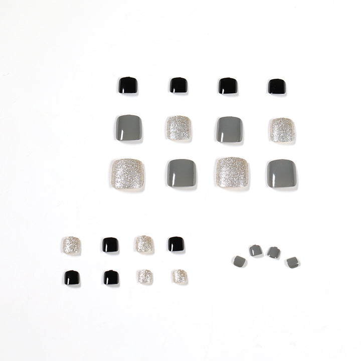 Artful toenail art with glitter and matte design Kalsten