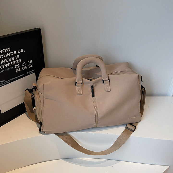Modern travel bag with versatile carrying options Kalsten