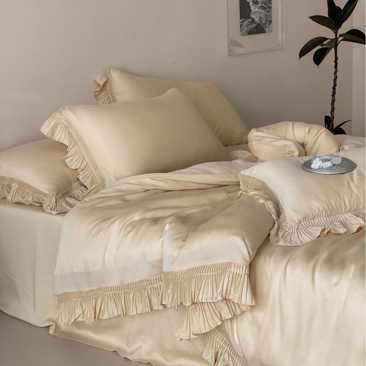 Bedding set made of high-quality cotton percale with gathered ruffle edges