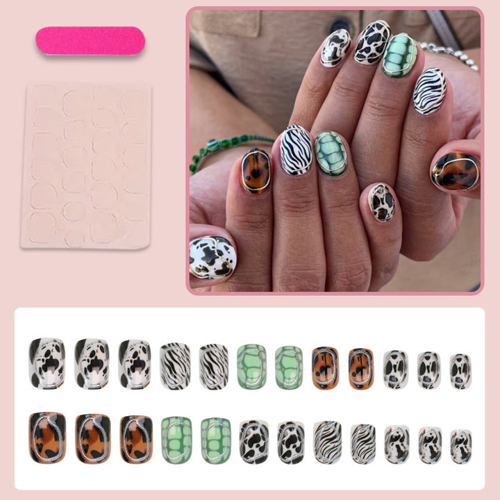 Nail art set with trendy animal patterns Kalsten