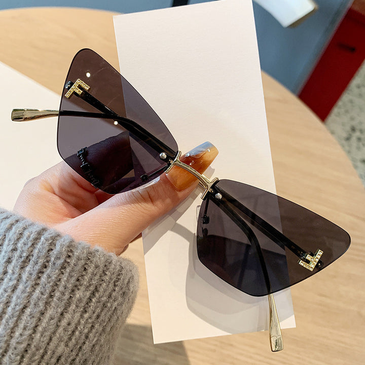 Womens Cat-Eye Sunglasses in modern design with innovative frame Kalsten